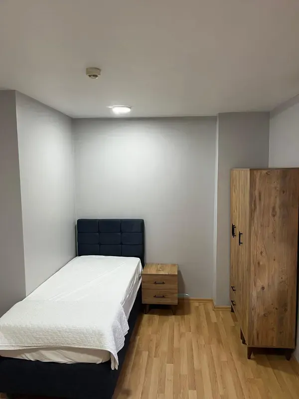 Spacious single room with study desk and TV in Academia residence